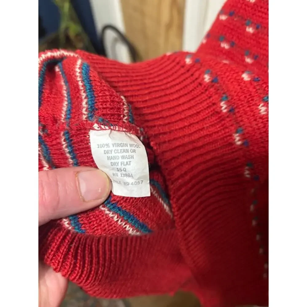 Vintage James River Traders 100% Wool Sweater Red w Blue and White Mens Medium